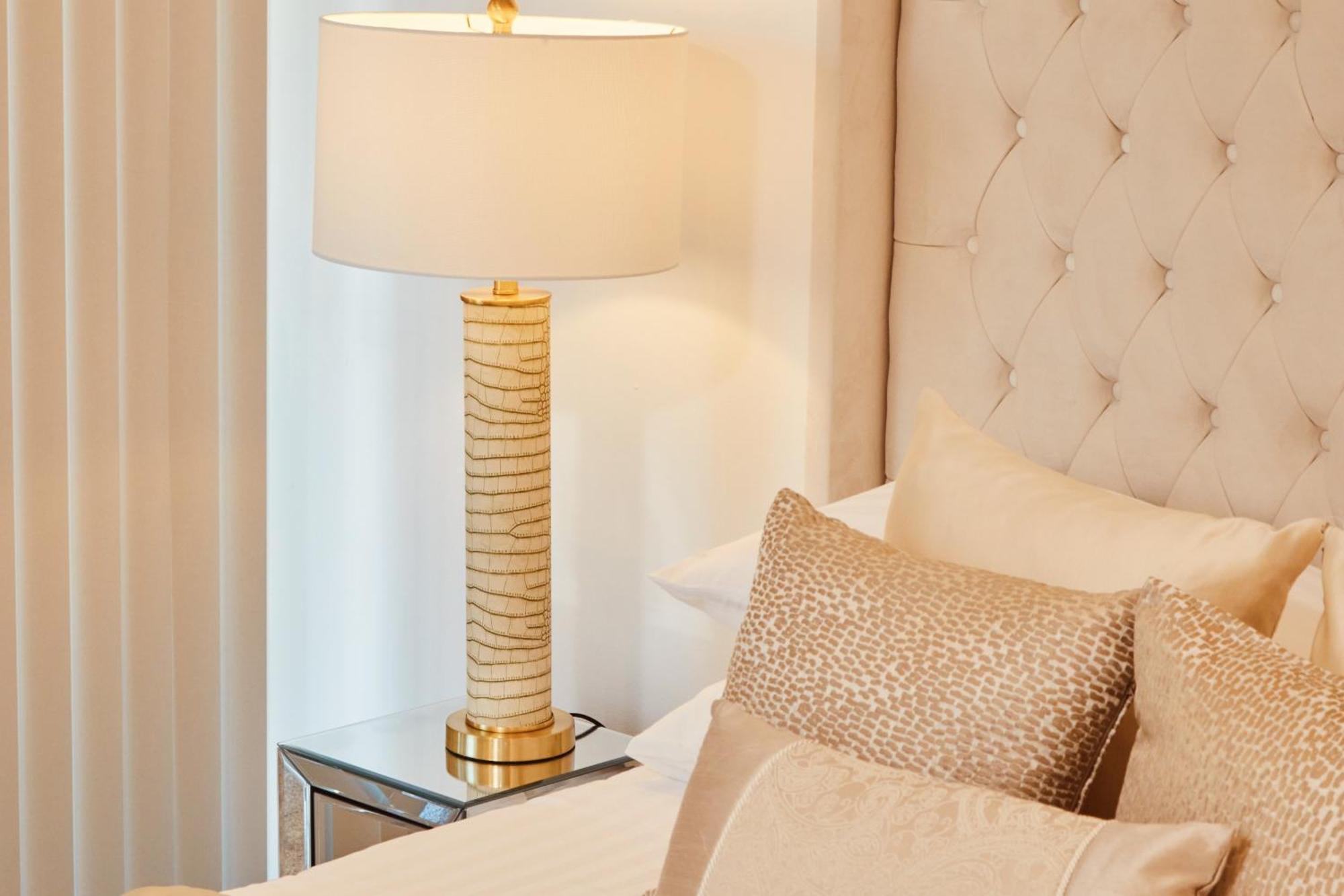 King Deluxe City Apt Large Space& Free Parking! No Balcony リーズ 部屋 写真